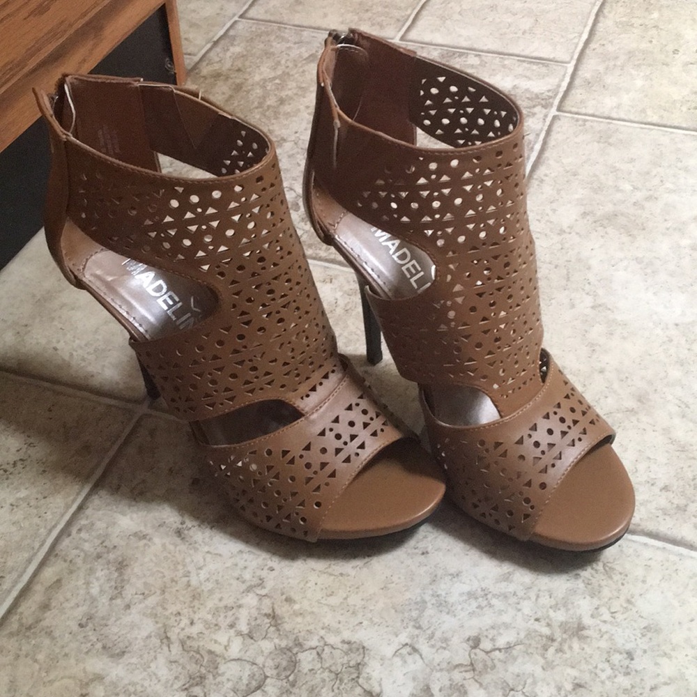 Cute peep toe high heels. NWOT